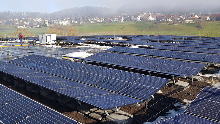 Amag_Wettswil Flachdach_MONTAPRO Energiemonteure_Photovoltaik
