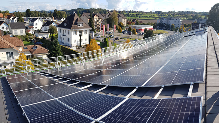 Wincasa Amriswil Geneigtes Dach_MONTAPRO Energiemonteure Photovoltaik